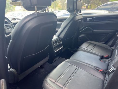 Used 2019 Porsche Cayenne S AWD/4WD image 9