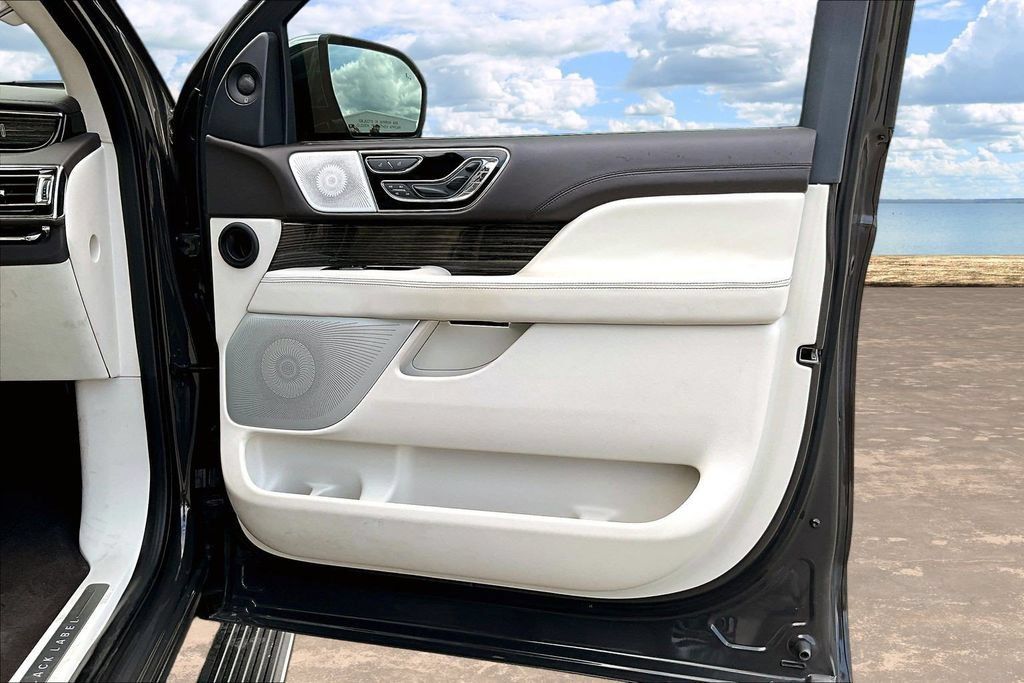 Used 2023 Lincoln Navigator Black Label AWD/4WD image 30
