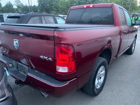 Used 2017 RAM 1500 Express AWD/4WD image 4