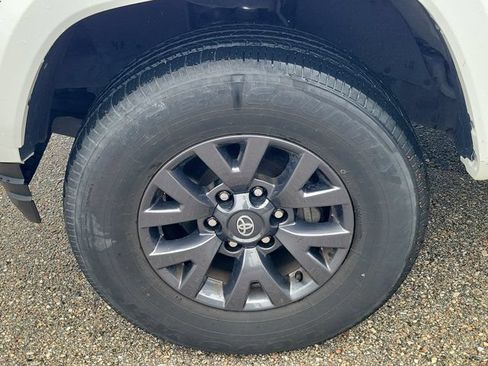 Used 2023 Toyota Tacoma SR5 RWD image 11