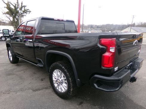 Used 2023 Chevrolet Silverado 2500 High Country w/ Z71 Off-Road Package image 5