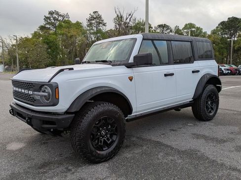 New 2026 Ford Bronco Badlands image 8