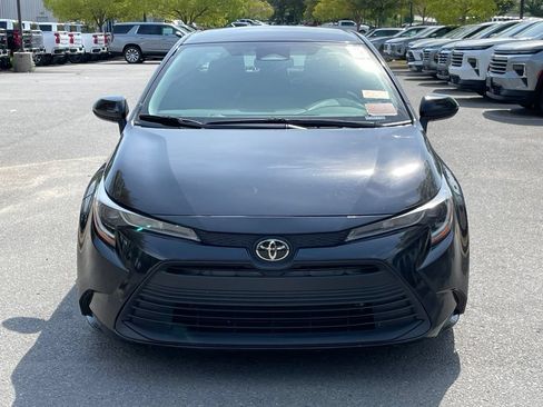 Used 2024 Toyota Corolla LE FWD image 2