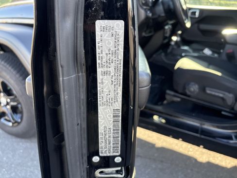 Used 2023 Jeep Wrangler Sport AWD/4WD image 35