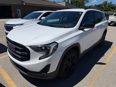 Used 2020 GMC Terrain SLE w/ Driver Convenience Package AWD/4WD image 5