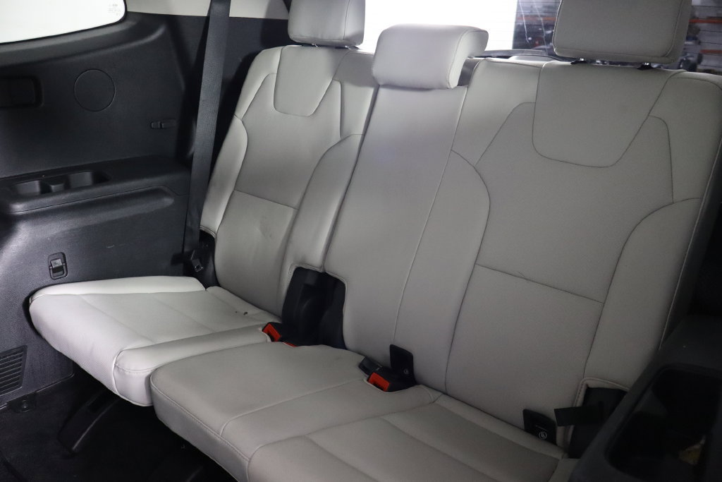 Used 2020 Kia Telluride S FWD image 14