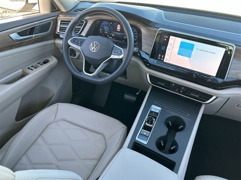 New 2026 Volkswagen Atlas SE image 10