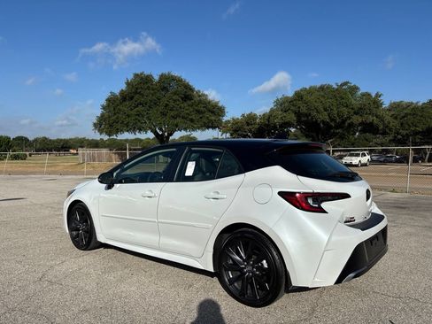 Used 2025 Toyota Corolla XSE FWD image 6