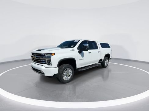 Used 2023 Chevrolet Silverado 2500 High Country w/ Z71 Off-Road Package AWD/4WD image 3