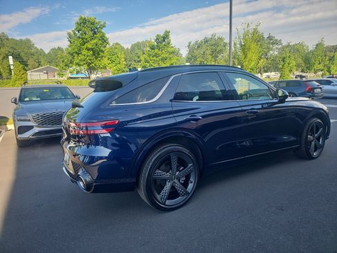 Used 2022 Genesis GV70 3.5T Sport w/ Sport Prestige Package AWD/4WD image 5