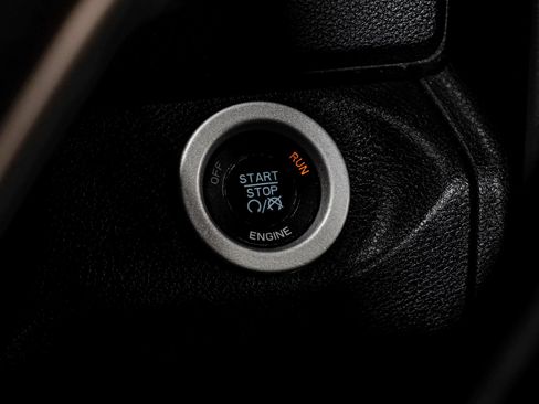 Used 2015 RAM 1500 Laramie w/ Convenience Group AWD/4WD image 27