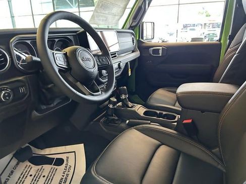 New 2025 Jeep Gladiator Sport w/ Premium Package image 8