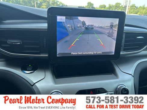 Used 2021 Ford Explorer XLT w/ Equipment Group 202A AWD/4WD image 17