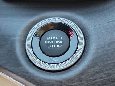 Certified 2021 Jeep Grand Cherokee L Limited image 33