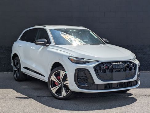 New 2026 Audi SQ5 Premium Plus AWD/4WD image 3