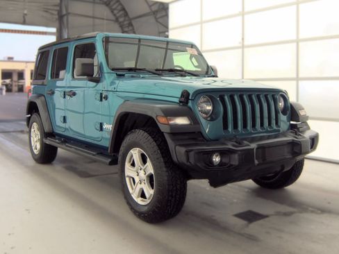 Used 2019 Jeep Wrangler Unlimited Sport S AWD/4WD image 3