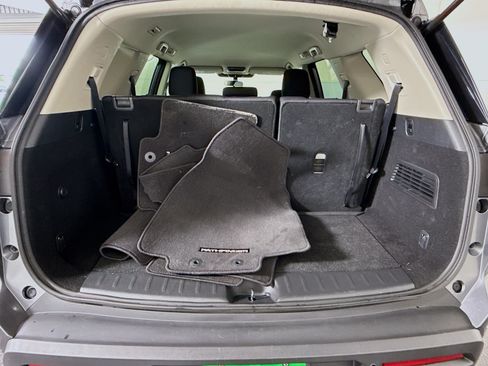 Used 2022 Nissan Pathfinder SV FWD image 35