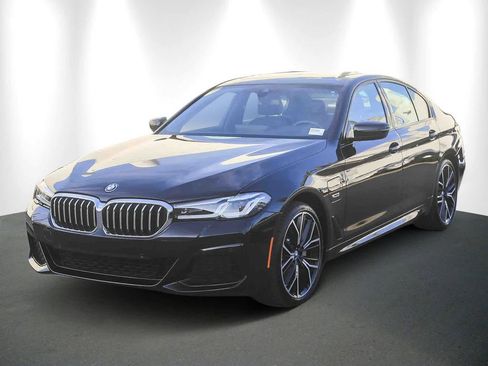Certified 2023 BMW 530e w/ M Sport Package image 3