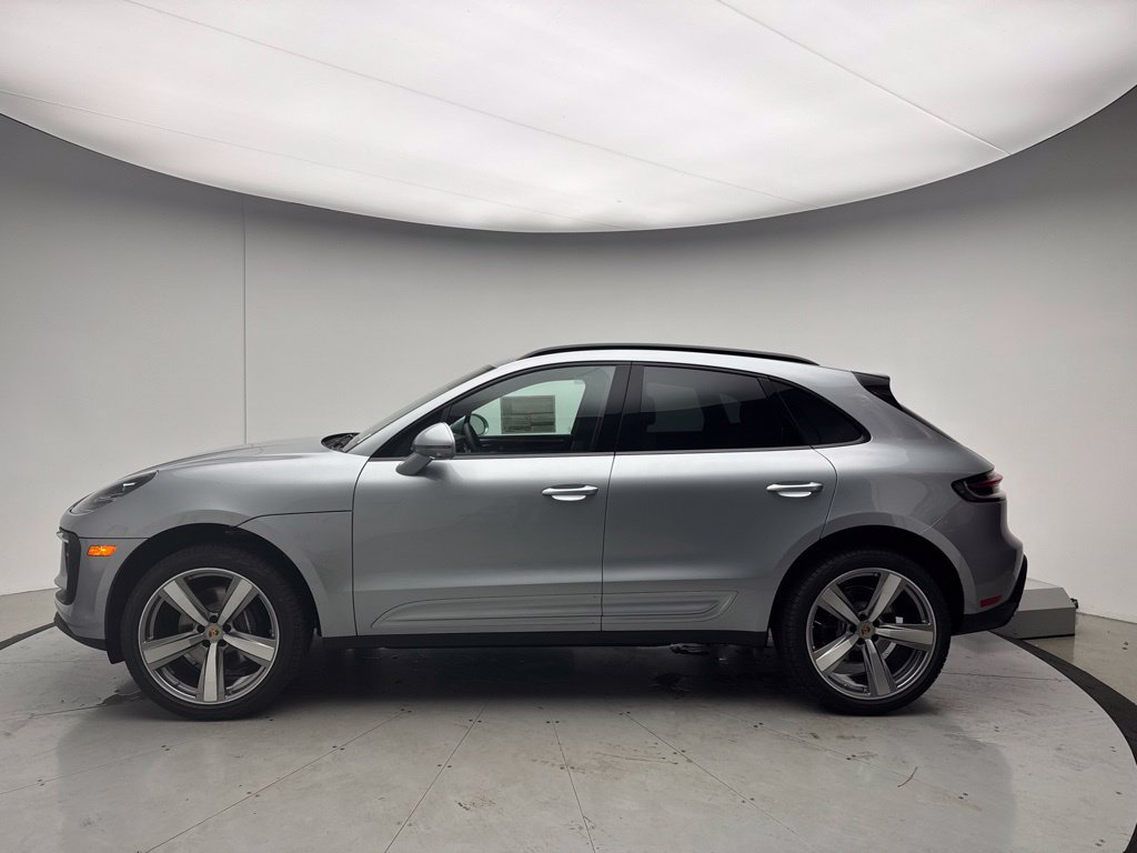 Used 2026 Porsche Macan AWD/4WD image 2