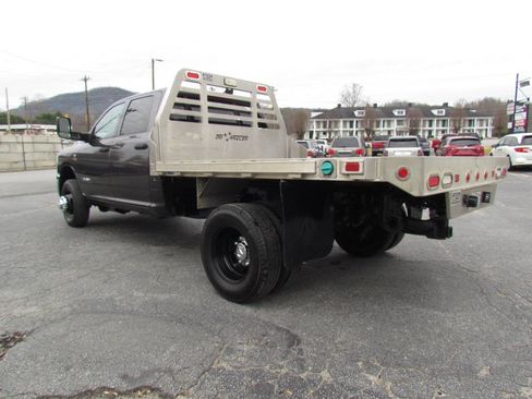 Used 2019 RAM 3500 Tradesman w/ Chrome Appearance Group image 5