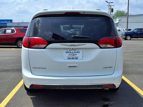 Used 2019 Chrysler Pacifica Limited FWD image 28