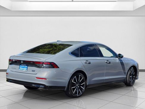 Used 2024 Honda Accord Touring image 5