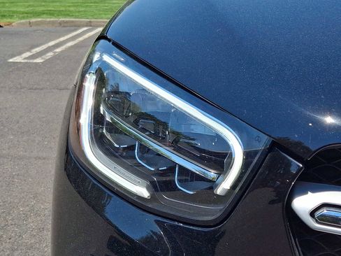 Used 2022 Mercedes-Benz GLC 300 4MATIC image 9