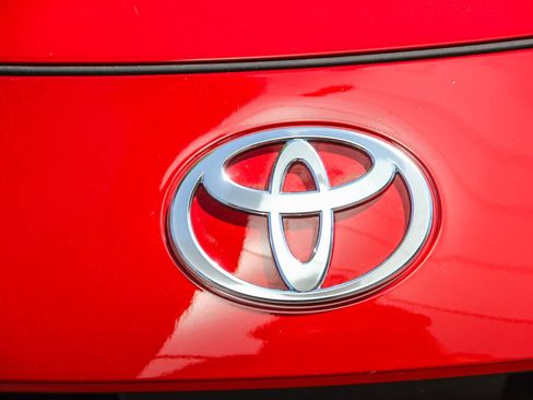 Used 2024 Toyota Prius Prime SE image 11