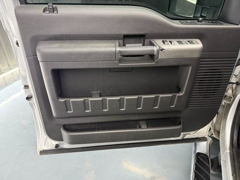 Used 2012 Ford F250 Lariat w/ Lariat Interior Pkg image 16