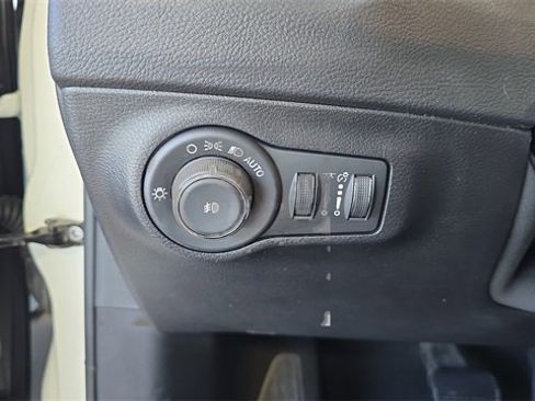 Used 2019 Jeep Compass Limited image 26