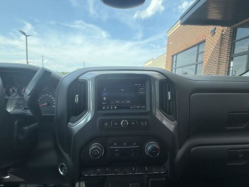Used 2022 Chevrolet Silverado 1500 Custom Trail Boss AWD/4WD image 4