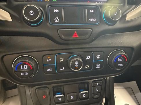 Used 2020 GMC Terrain SLT w/ Preferred Package AWD/4WD image 22