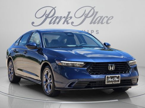 Used 2024 Honda Accord EX image 4