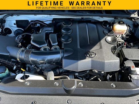 Used 2018 Toyota 4Runner Limited AWD/4WD image 10