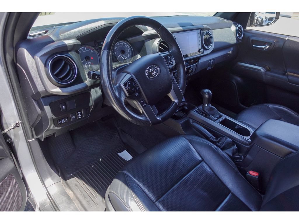 Used 2021 Toyota Tacoma TRD Sport w/ TRD Premium Sport Package AWD/4WD image 13