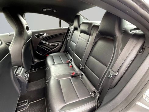 Used 2018 Mercedes-Benz CLA 250 image 26