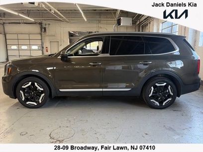 Certified 2025 Kia Telluride S