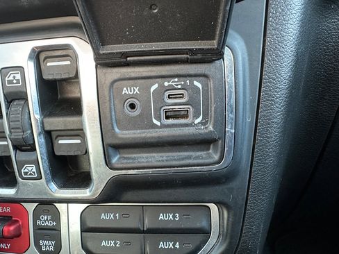 Used 2022 Jeep Wrangler Unlimited Rubicon w/ LED Lighting Group image 17