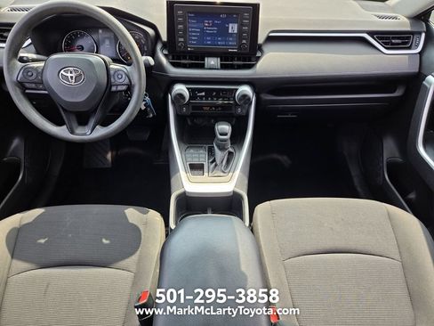 Used 2022 Toyota RAV4 LE AWD/4WD image 12
