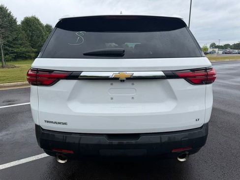 Used 2022 Chevrolet Traverse LT FWD image 6