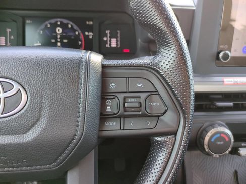 Used 2025 Toyota Tacoma SR5 AWD/4WD image 20