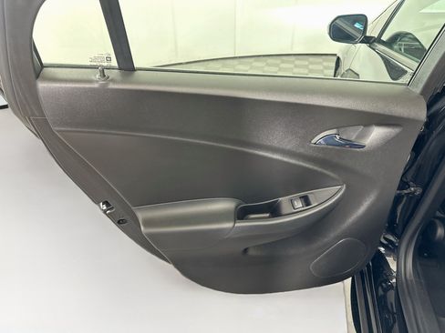 Used 2018 Chevrolet Volt Premier w/ Driver Confidence Package FWD image 26