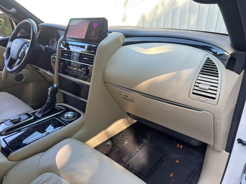 Used 2024 INFINITI QX80 Sensory w/ Cargo Package AWD/4WD image 15