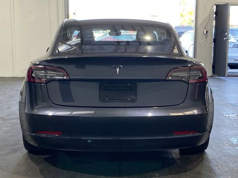 Used 2020 Tesla Model 3 Standard Range Plus image 3