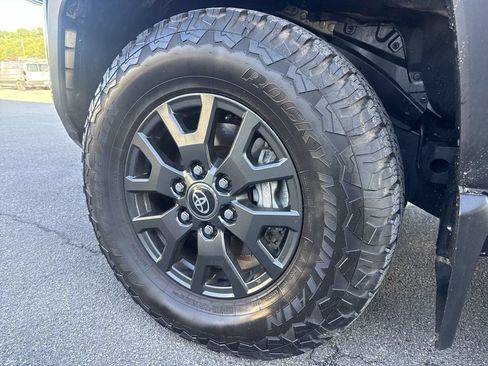 Used 2025 Toyota 4Runner SR5 AWD/4WD image 8