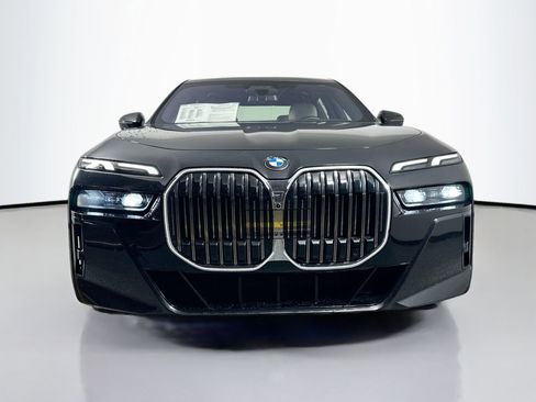 Certified 2023 BMW 740i w/ Luxury Rear Seating Package image 2
