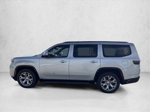 Used 2022 Jeep Wagoneer Series II RWD image 9