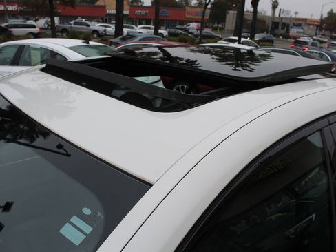 Used 2018 BMW 740i image 14