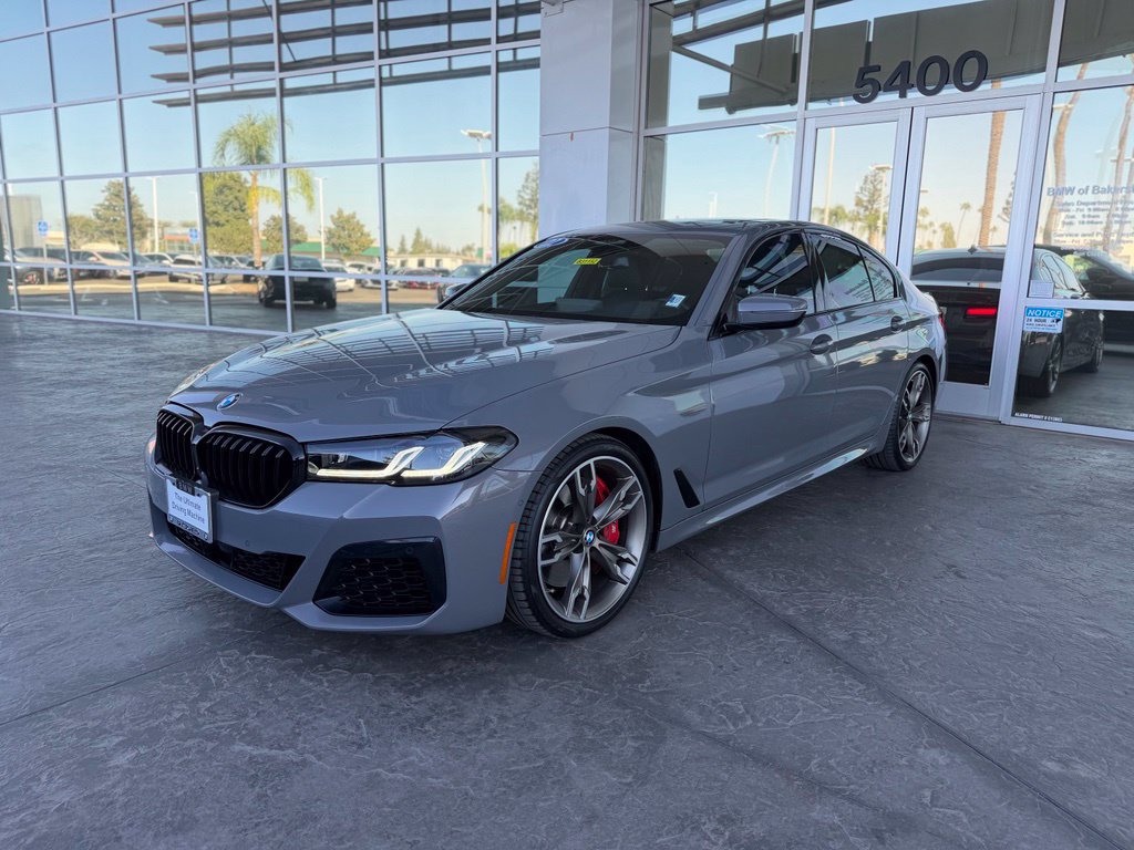 Used 2022 BMW M550i xDrive AWD/4WD image 1