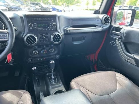 Used 2014 Jeep Wrangler Unlimited Sport w/ Quick Order Package 24S AWD/4WD image 15